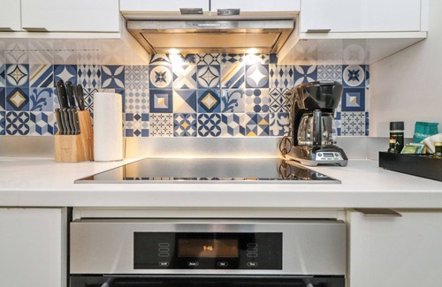 South Pointe Apartment | Roami at 250 Collins