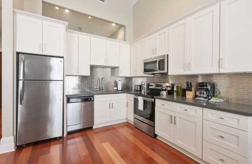 Central Business District Apartment | Roami at Factors Row