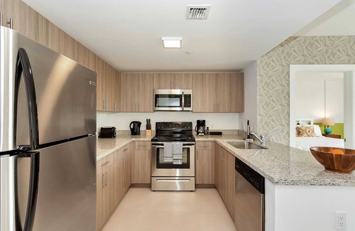 Coral Way Apartment | Roami at Grove 27 | Group Friendly | 4BR CMB #35