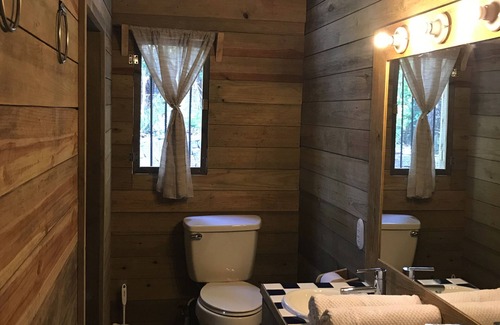 Antoneys Cay Bed & Breakfast | Roatan Bed & Breakfast Apartments