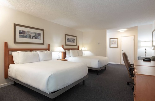 Gorge -Tillicum Area Hotel | Robin Hood Inn & Suites