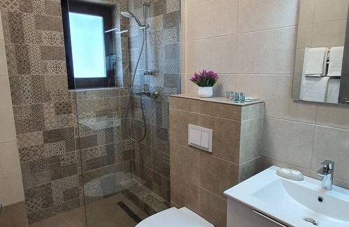 Mamaia-Sat Bed & Breakfast | Roca del Mar