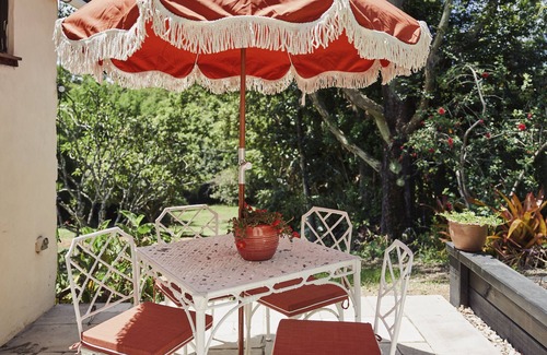Eumundi House | Rock Bungalow Country Getaway Near Noosa