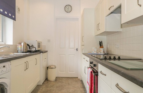 Borrowdale House | ROCK COTTAGE, character holiday cottage, with open fire in Keswick