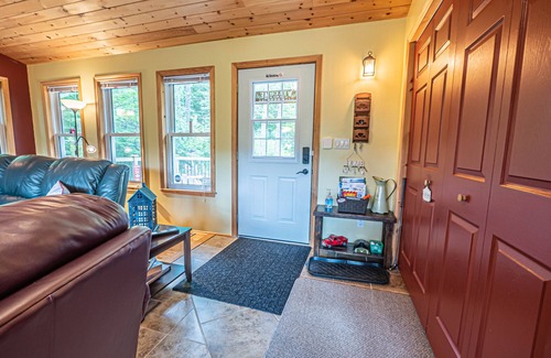 Bancroft Cottage | Rock Lake House Lakefront Retreat