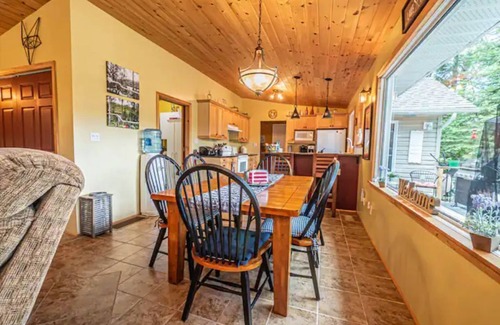 Bancroft Cottage | Rock Lake House Lakefront Retreat