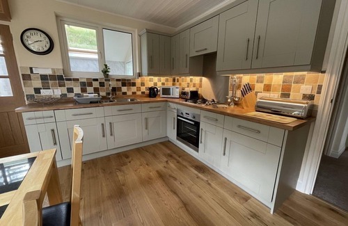 Braithwaite House | Rock Lynn - a bungalow that sleeps 4 guests in 2 bedrooms
