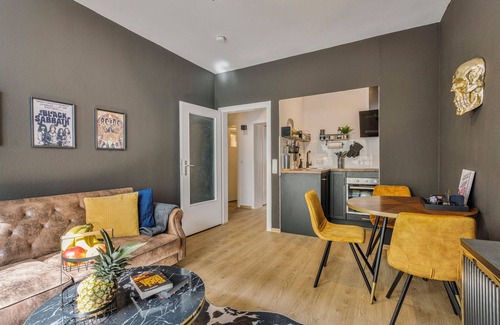Ruettenscheid Apartment | Rock meets Ruhrpott @Cordis Sky