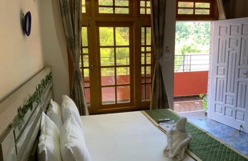 Dalhousie House | Rock Mountain Premium Stay Near Rock Garden Dalhousie
