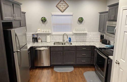 Chickasha House | Rock & Roll Chickasha | Fiber | TV | W/D | Parking