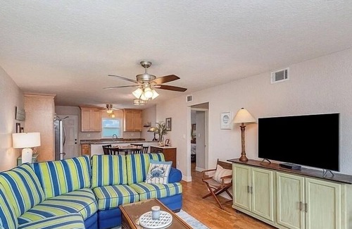 Titusville Condo | Rockets! Water! Just Breathe!