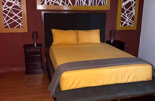 Constant Spring House | Rockhampton Retreat Guest House
