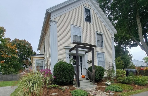 Rockland House | Rockland is the arts capital of Mid Coast Maine! STR 25-14