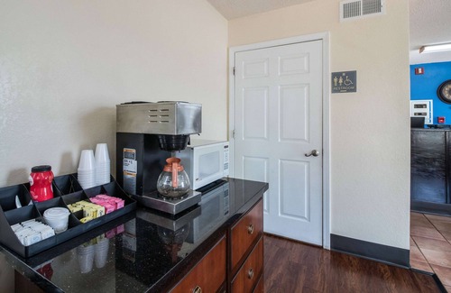 Bolivar Hotel | Rodeway Inn Bolivar
