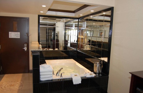 East Windsor Hotel | Rodeway Inn & Suites East Windsor