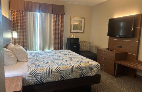 Joyce Hotel | Rodeway Inn & Suites