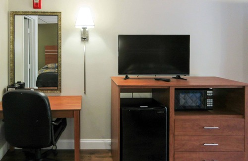 Swansea Hotel | Rodeway Inn Swansea - Somerset