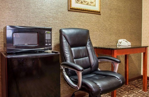 Paterson Hotel | Rodeway Inn