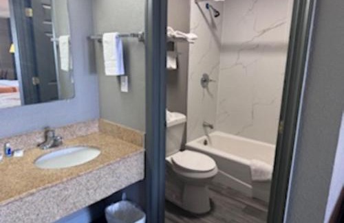 Shippensburg Hotel | Rodeway Inn