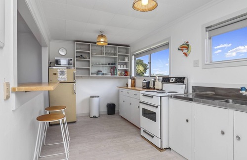 Pukehina House | Rogers Road Pukehina Beach House
