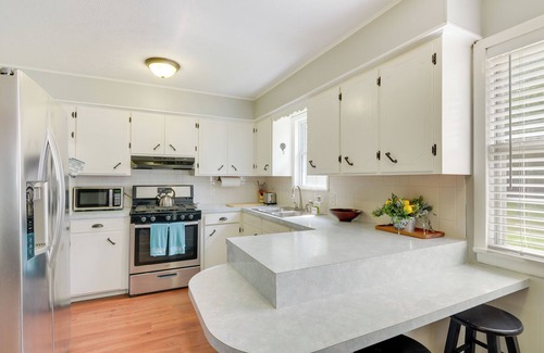 Beaver Shores House | Rogers Vacation Rental ~ 7 Mi to Downtown