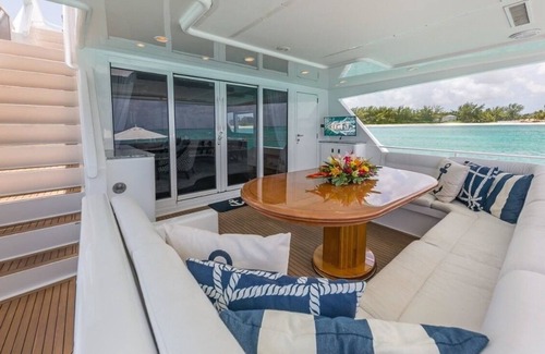 Ludlam Boat Rental | Rogue, 105ft Yacht with Hot-tub