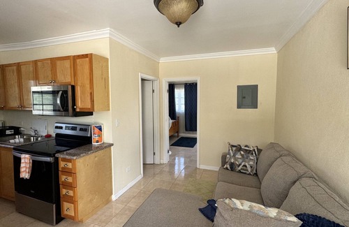 Tar Bay Apartment | Rolleville Darling House 1 Bedroom Unit