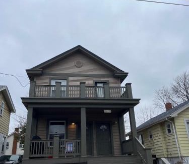 Norwood Apartment | Rolston 1, One Bedroom Unit near Xavier Downtown