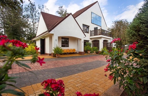 Naivasha Villa | Romantic 5bedroom villa with pool