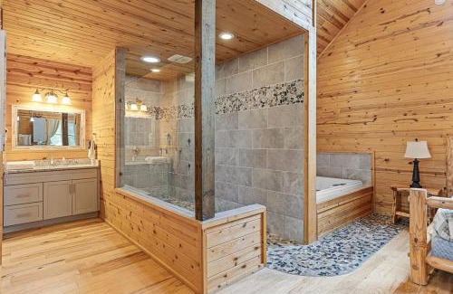 Cleveland House | Romantic Cabin w Rain Shower & Spa Tub