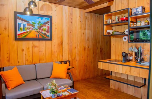Monterrey Cabin | Romantic cabin with jacuzzi, AC, WiFi near Arenal Volcano, La Fortuna Costa Rica