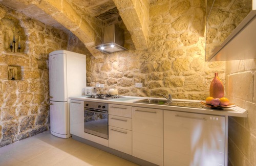 Zabbar House | Romantic, calming, dreamy character house in the centre of the village