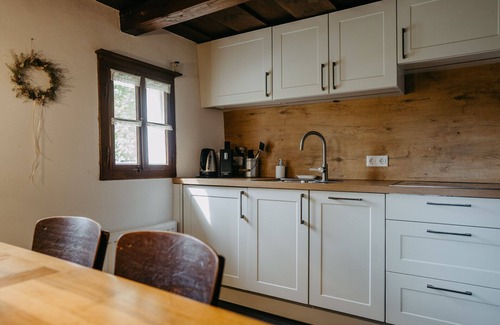 Strem House | Romantic cellar in the middle of the countryside