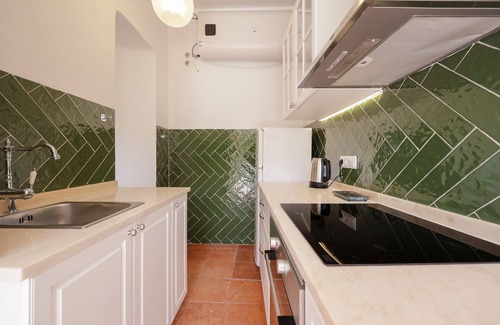 Sintra Ski Chalet | Romantic Challet in Old Town Sintra With Views. Pets are Welcome!