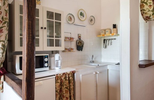 Caprarola Cottage | Romantic Cottage Rosa with a stunning lake-view terrace, pool and WIFI near Rome