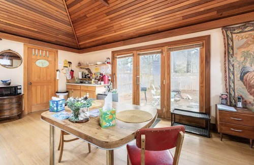 Phoenicia Cottage | Romantic cottage with hot tub . Close to hiking and breweries . Pet friendly!