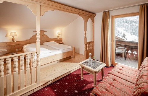 Selva di Val Gardena Hotel | Romantic & Family Hotel Gardenia