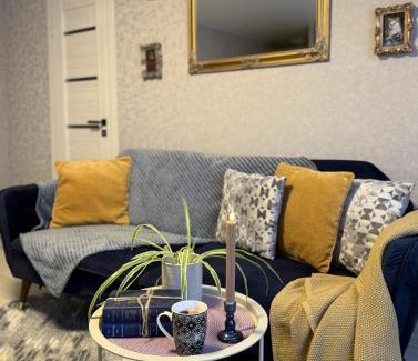 Narva Apartment | Romantic Flat near Fama Bus Station