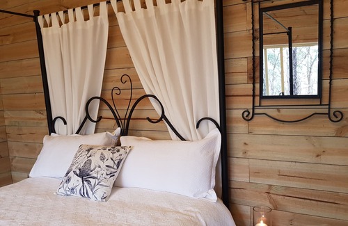 Riddells Creek Cabin | Romantic Getaway in the Macedon Ranges