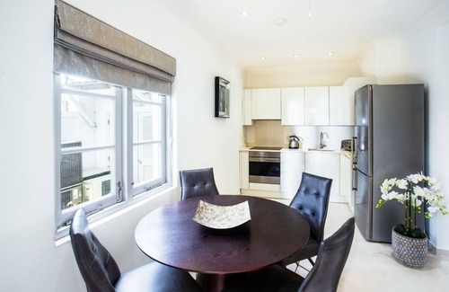 Old Trees Bay Apartment | Romantic Getaway - Villa at St. James (1 bed)