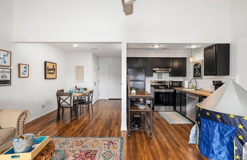 Notch Estates Condo | Romantic getaway with a view; close to SDC and the Branson Strip