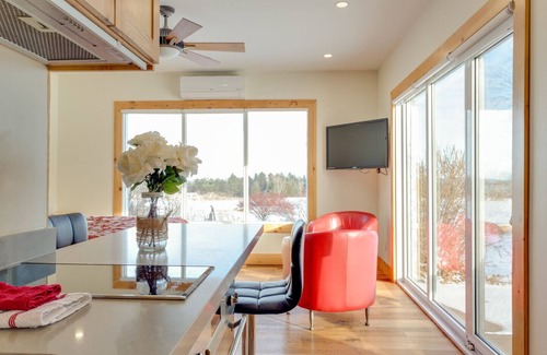 Bradford West Gwillimbury House | Romantic King Suite | Countryside | Pet Friendly