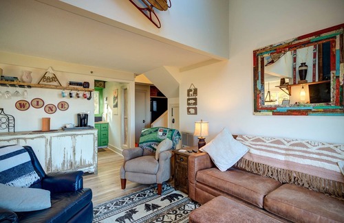 Sugar Mountain Condo | Romantic Loft with Spectacular Long Range Mountain Views!