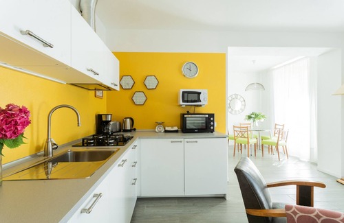 Carate Urio Apartment | Romantic Pier - Two Bedroom Apartment, Sleeps 4