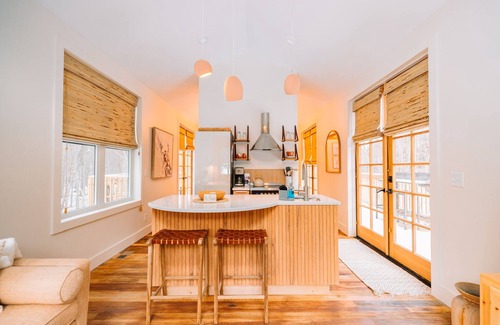 Laurelville Cabin | Romantic Woodland Cabin : Hot Tub, Trails & Near all Hocking Hills Trails