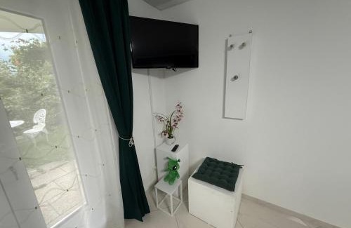 Andelfingen District Apartment | Romantisches Studio inmitten von Weinbergen