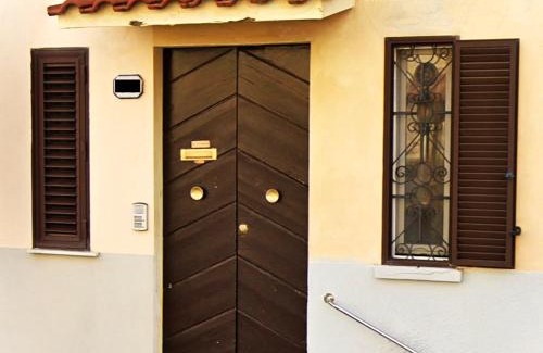 Livorno Apartment | Rombolino Guesthouse -Free Parking - Vicino al PalaLivorno "Modigliani Forum"