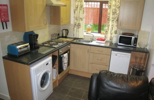 Saintbury Cottage | Romeo Cottage - Sleeps up to 5 - HOT TUB