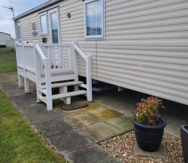 Lydd-on-Sea Apartment | Romney Sands holiday home
