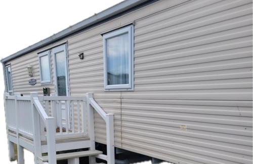 Lydd-on-Sea Apartment | Romney Sands holiday home